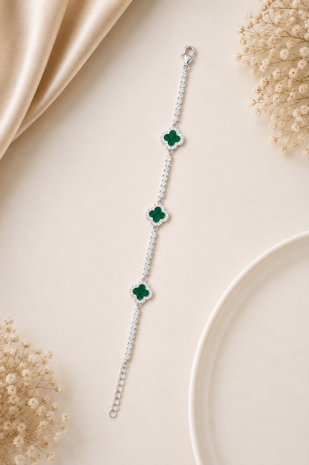 Elegant Green Clover Bracelet
