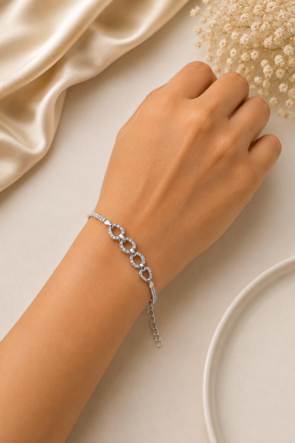 Elegant Heart Link Bracelet