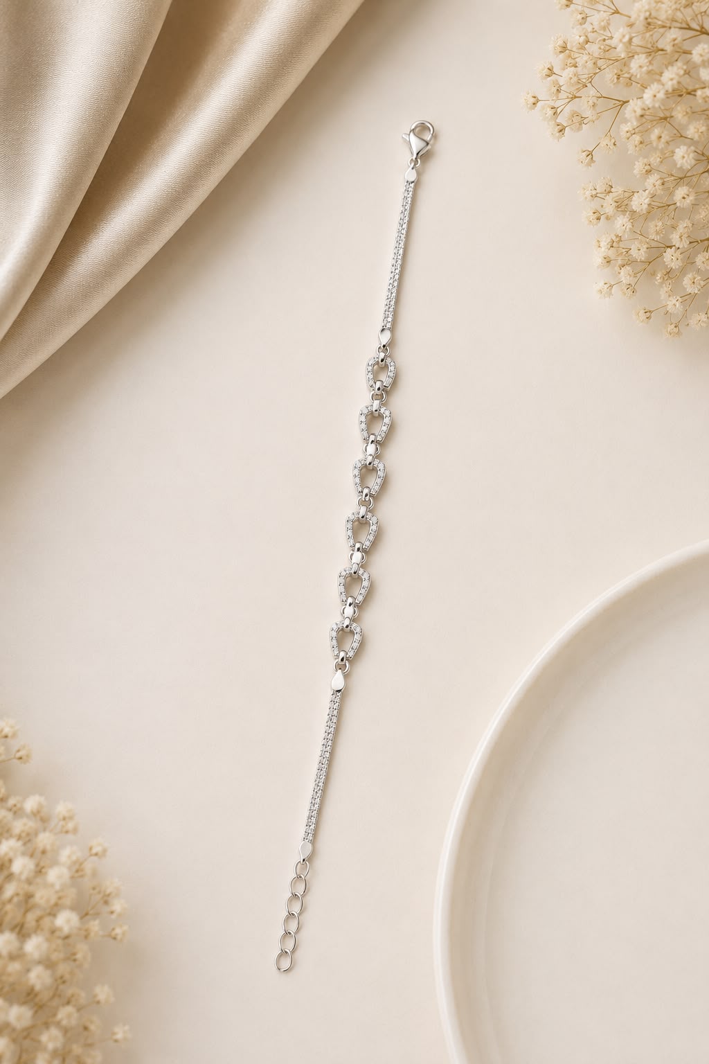 Elegant Heart Link Bracelet